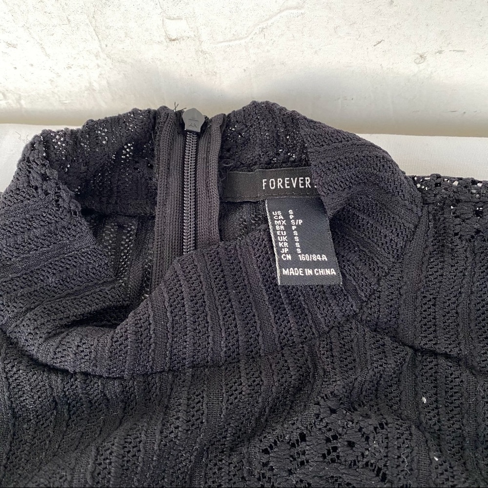FOREVER 21 Crochet Lace Dress - SMALL - Picture 3 of 7
